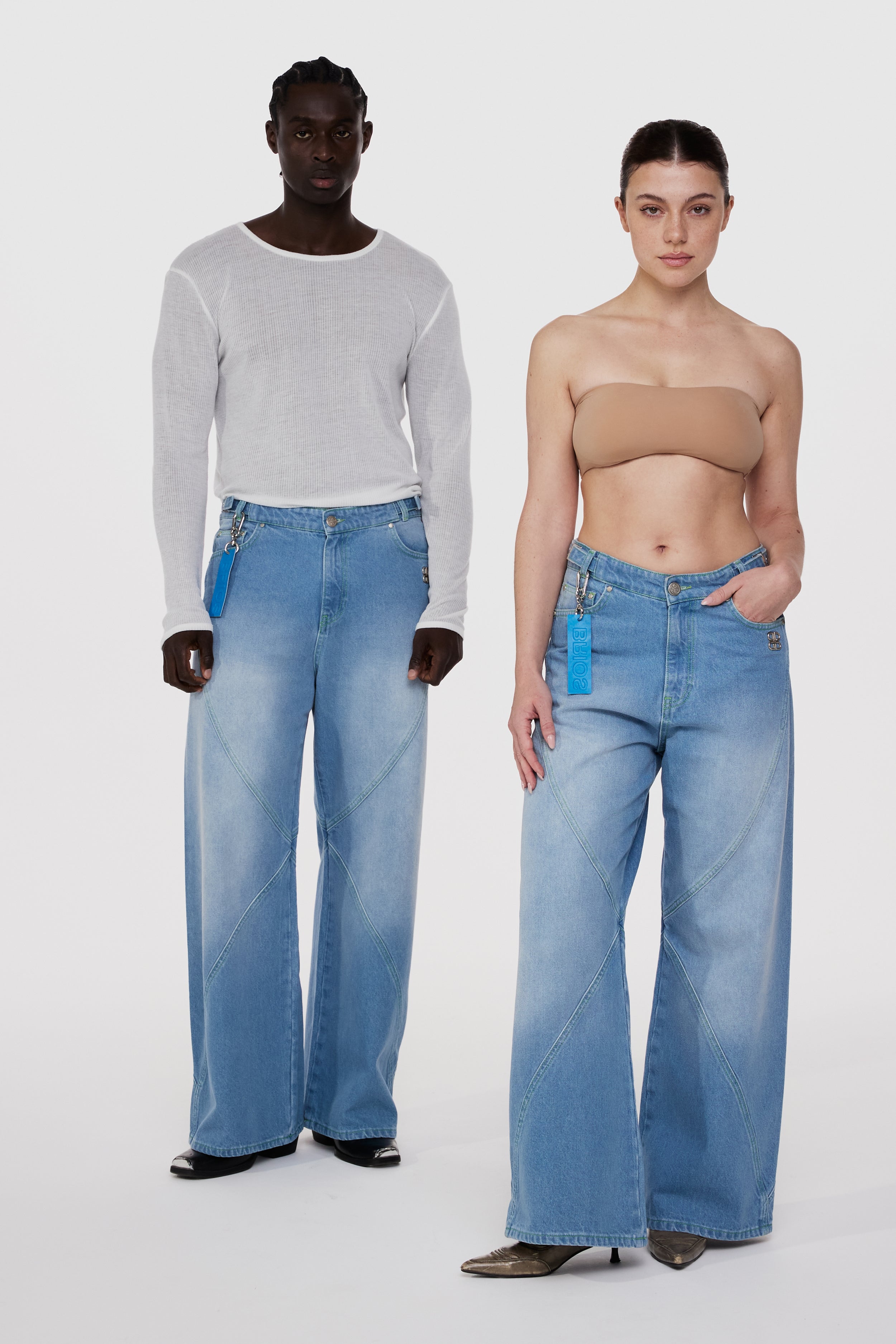 Wide-Leg Jeans mit geschwungener Nahtführung